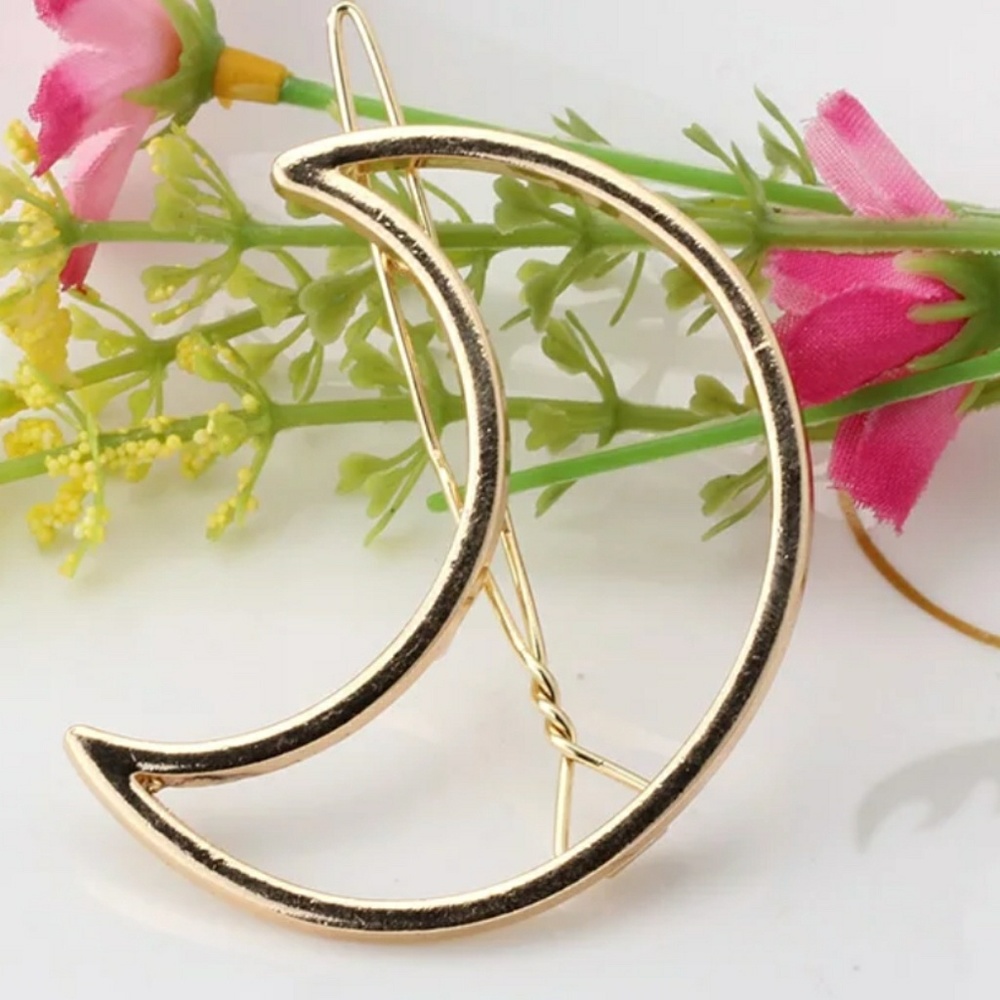 Moon hair pin